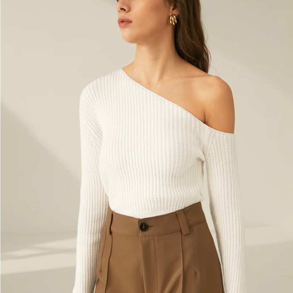 Off shoulder knit sweater